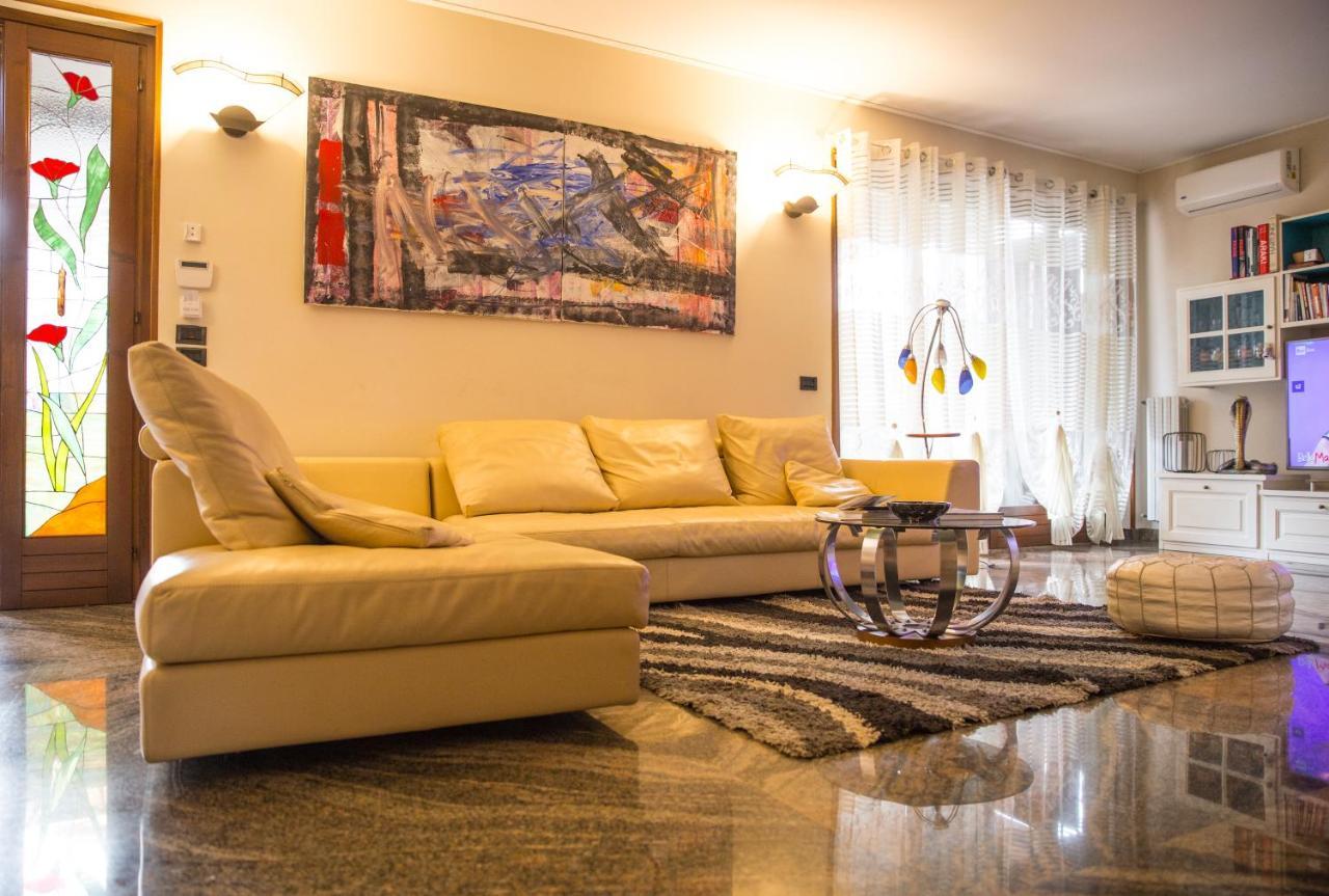 Villa Ivana Desenzano del Garda Exterior foto