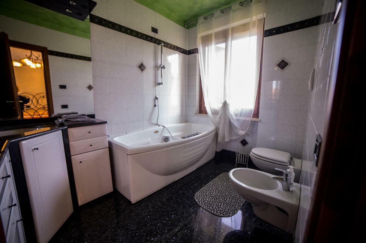 Villa Ivana Desenzano del Garda Exterior foto